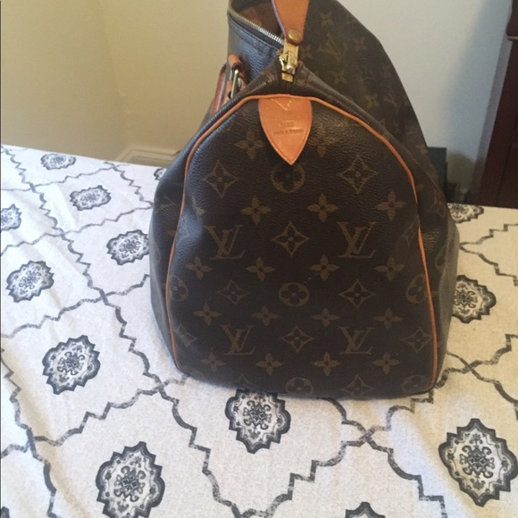 Lv bag - Picture 2 of 8